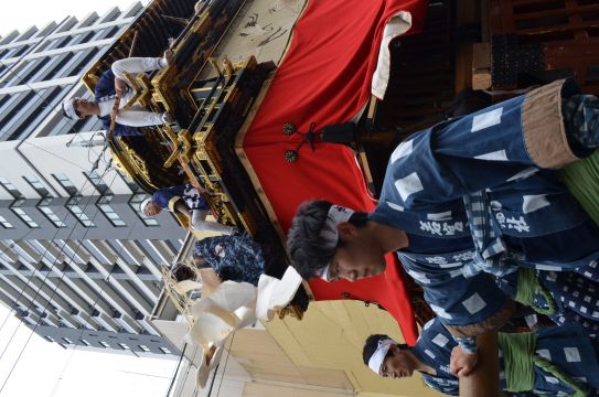 江戸時代からの山車が名古屋のビル群を巡行　伝統の若宮まつり本祭