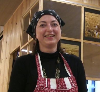 ウクライナ避難民たちの新たな拠り所　手作り料理でもてなすレストランが名古屋駅前にオープン